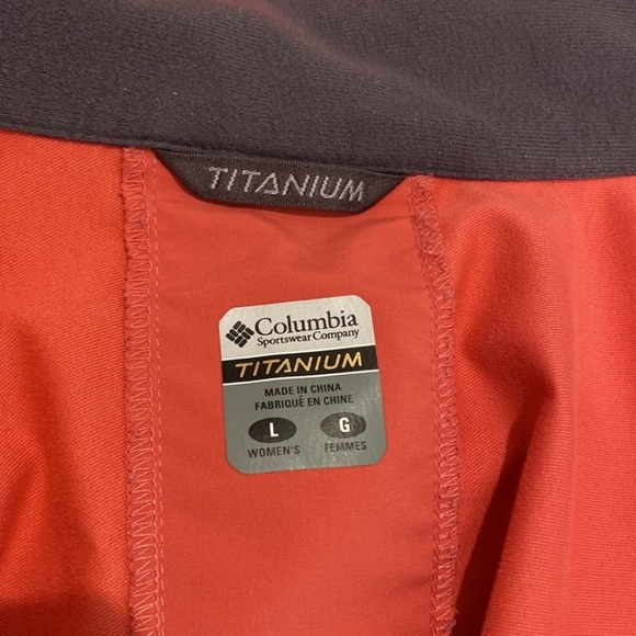 Columbia Titanium Women's Pink Lightweight Sport Jacket Size Large - Picture 9 of 17